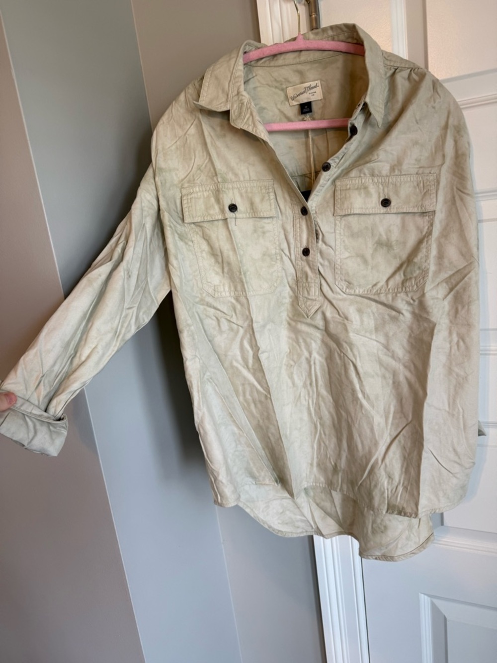 Universal Thread Light Green and Cream Tie Dye Button Pullover Shirt